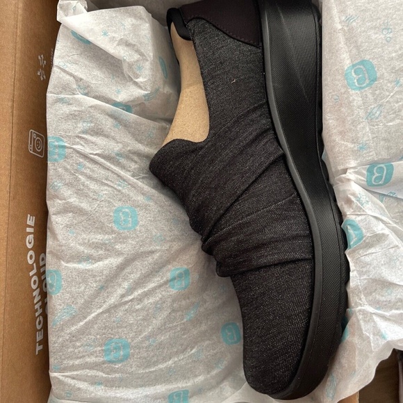 Bzees Shoes - Women’s Bzees Glimmer Washable Slip-On Shoes - Black - Size 9 W